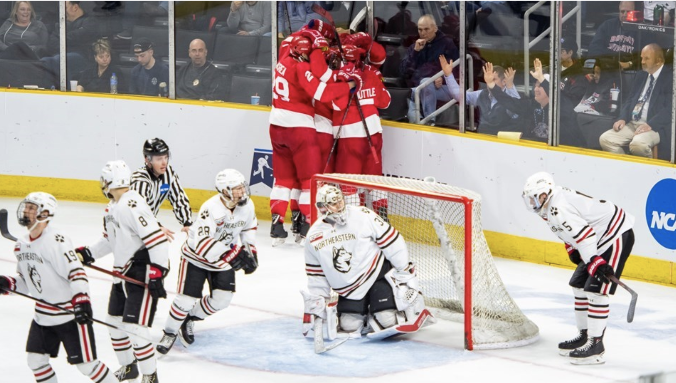 Live Blog Men’s Hockey Takes On Providence, Seeking 1st Frozen Four